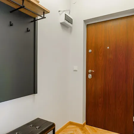 P&o Wiejska Ii * Βαρσοβία